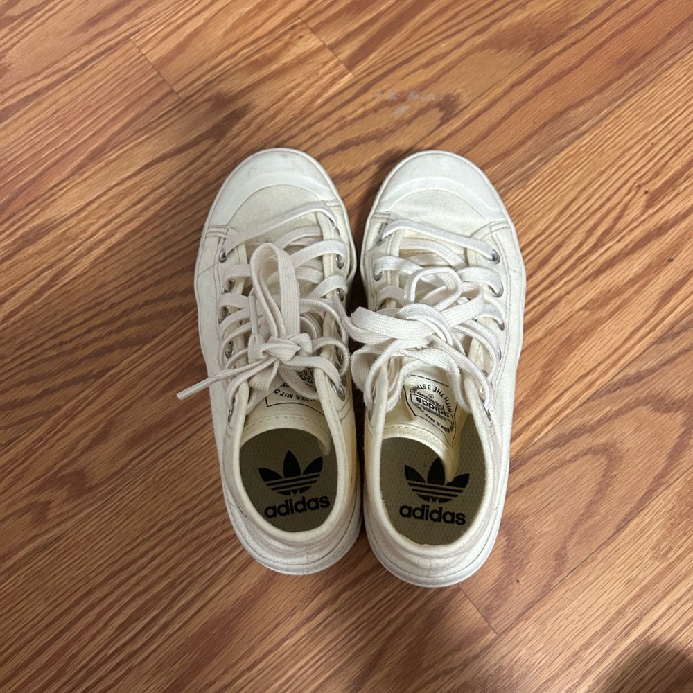 adidas Cream Low-Top Casual Sneakers